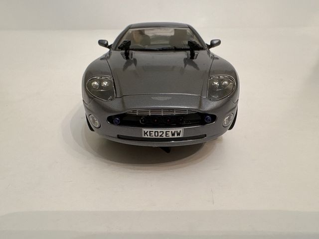Carrera Aston Martin V12 James Bond 007