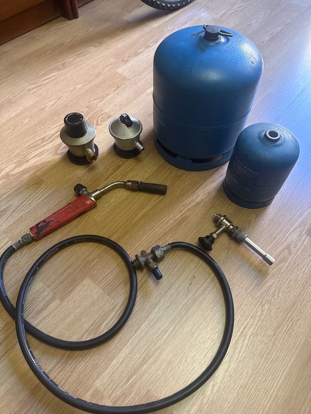 Soplete con bombonas y regulador