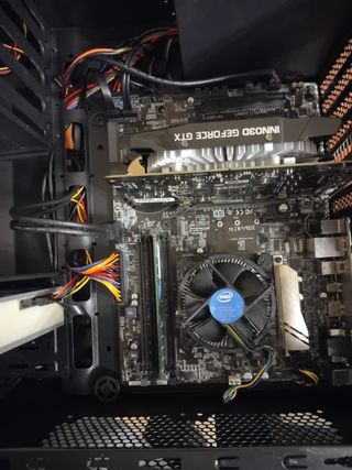 Torre PC Gamer Negra