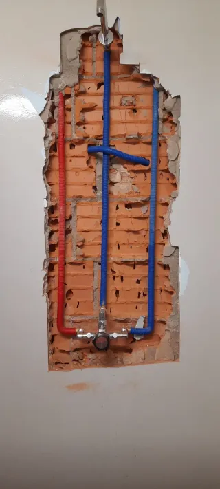 S ofereix lampista,  electricista