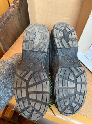 Scarpe antinfortunistiche COFRA nere e verdi