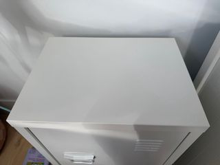 Comodino in acciaio bianco 40x30x58