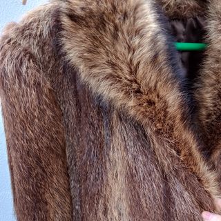 Abrigo cálido de piel.