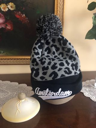 Berretto in lana maculato con pompon taglia unica