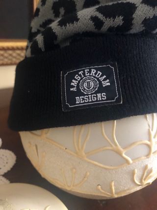 Berretto in lana maculato con pompon taglia unica