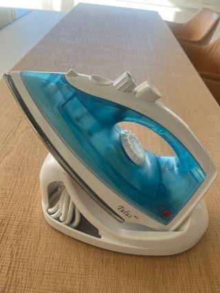 Plancha de vapor Tulus con base