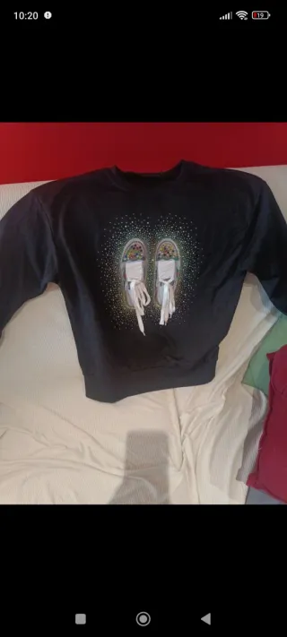 Sudadera con pedrería