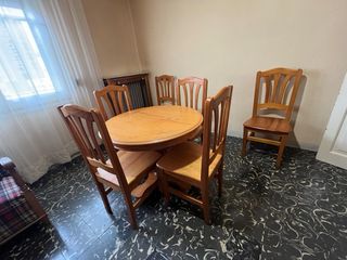 Muebles de comedor de madera. LOTE