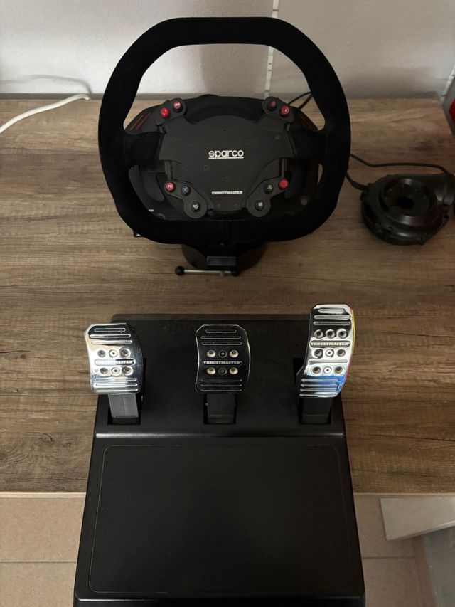 Volante y Pedales Thrustmaster TS-XW