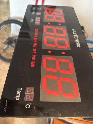 Reloj ALCONERO Negro Digital