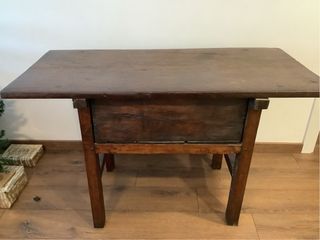 Mesa tocinera antigua de madera