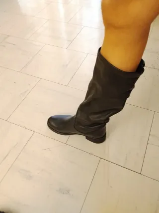 Stivali di pelle vera neri con fibbie