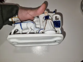 Statuina Carrozza con Cavalli in Porcellana