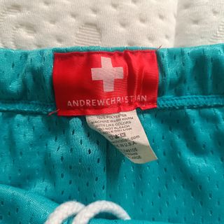 Super cómodo pantalón corto y bañador.