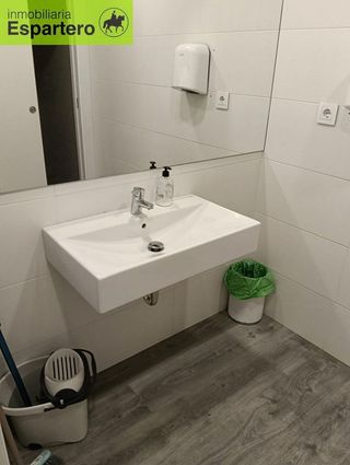 Oficina en alquiler en Portillejo - Valdegastea en Logroño