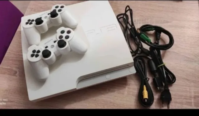 PS3 Bianca con 2 Controller Wireless