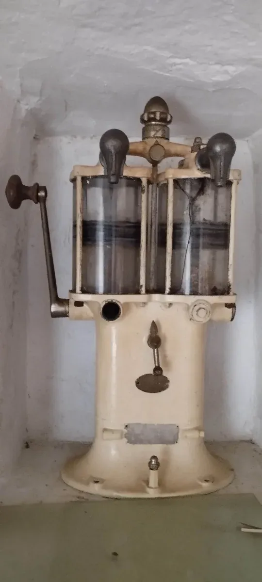 Bomba de Aceite Antigua