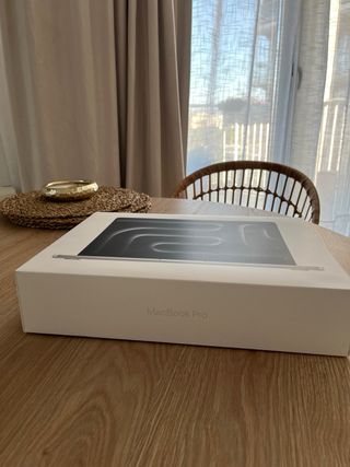Caja Original Vacía MacBook Pro 14 M3