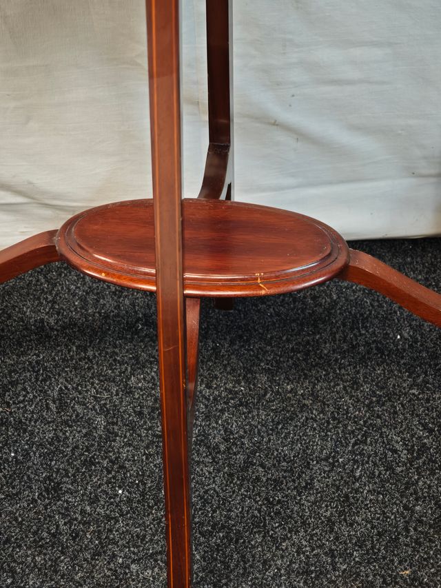 Tavolino Inglese – Epoca Vittoriana, Mogano