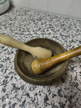 Mortero de madera antiguo
