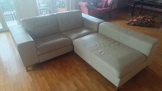 Divano angolare in pelle beige in 2 moduli