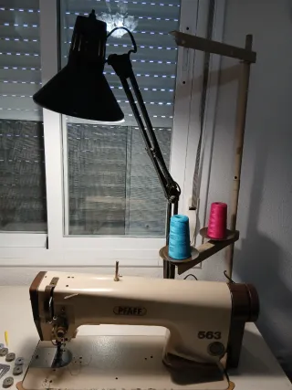 Máquina de coser industrial Pfaff 563