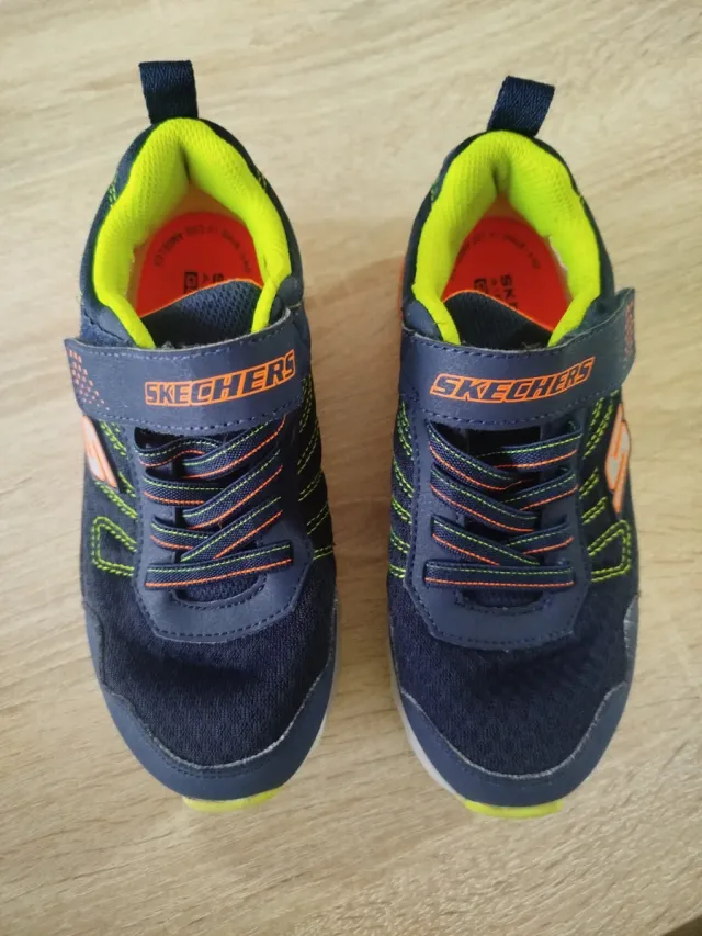 Tenis Skechers 32