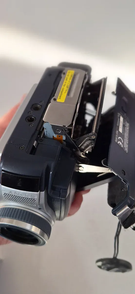 Sony Handycam Mini DV DCR-TRV16E