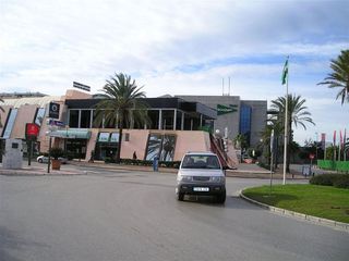 Oficina en venta en Puerto Banús en Marbella