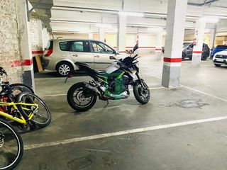 Garaje en venta en La Morera en Badalona