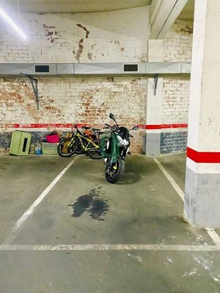Garaje en venta en La Morera en Badalona
