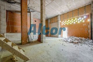 Local comercial en venta en Valderas - Los Castillos en Alcorcón