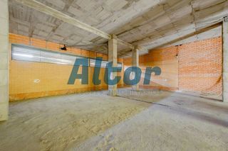 Local comercial en venta en Valderas - Los Castillos en Alcorcón