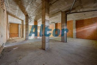 Local comercial en venta en Valderas - Los Castillos en Alcorcón