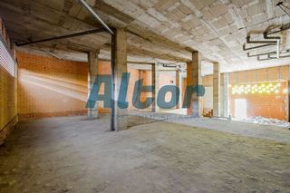 Local comercial en venta en Valderas - Los Castillos en Alcorcón