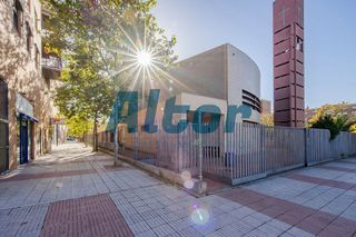 Local comercial en venta en Valderas - Los Castillos en Alcorcón