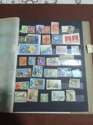 Colección de sellos   Guardada 50 años