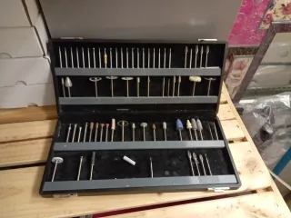 Estuche para fresas de prótesis dental