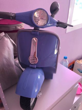 Moto de juguete azul