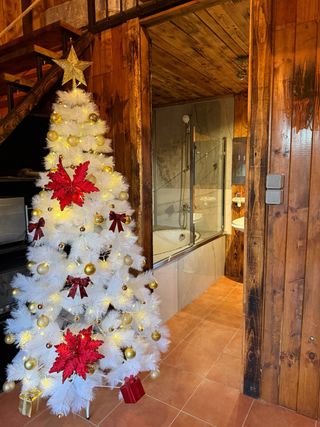 Árbol de Navidad blanco 2,10m con adornos