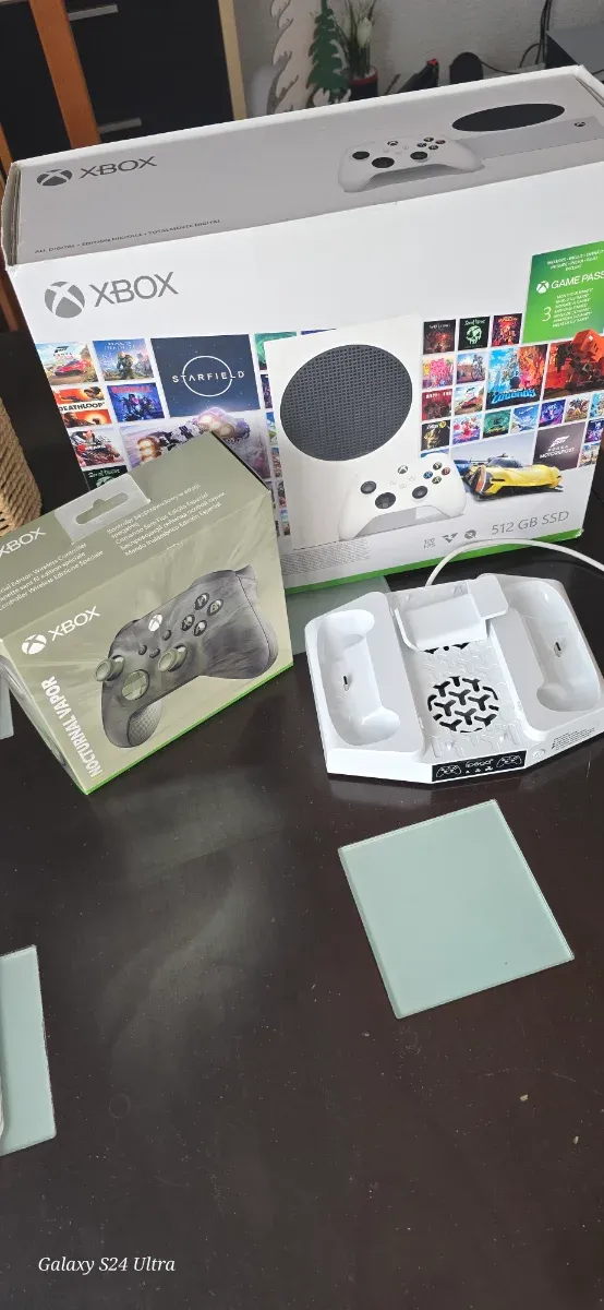 Xbox Series S 512GB SSD + Accessori