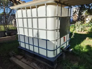 Depósitos agua 1000L. Se entregan enjuagados.