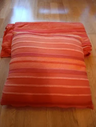 Colcha Verano 1.50 + Cojín. Marca Paniker