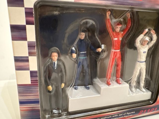 Carrera Podium Figuras