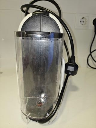 Cafetera Nespresso Pequeña Blanca