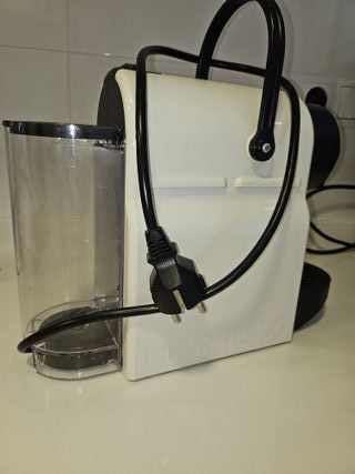 Cafetera Nespresso Pequeña Blanca