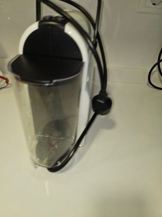 Cafetera Nespresso Pequeña Blanca