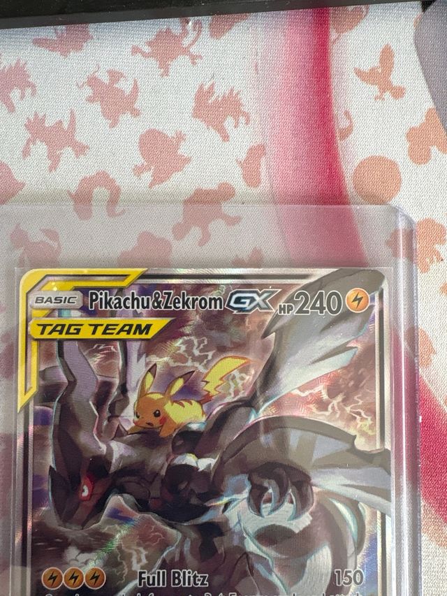 Carta Pokémon Pikachu & Zekrom GX TAG TEAM