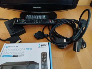 Lote TV Samsung + Decodificador + Cables