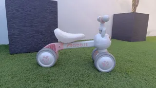 Caballo balancín Chicco y patinetes